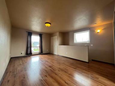 Main picture of 1560 Marsh Rd