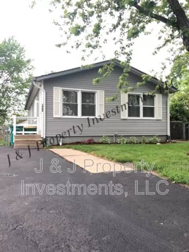 Main picture of 1506 Maple Dr