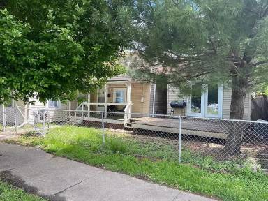 Main picture of 451 N 25th St