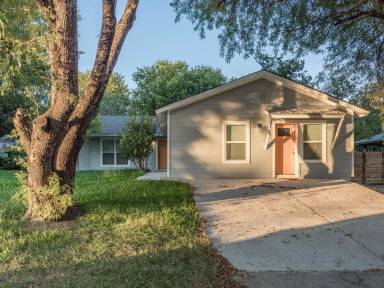 Main picture of 2326 Deadwood Dr