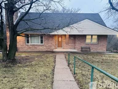 Main picture of 19048 Grand Ave