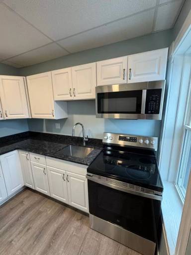 Main picture of 1475 Dwight St