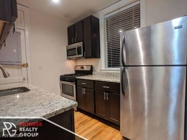 Main picture of 4715 N Leavitt St & 4725 N Leavitt St