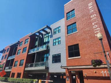 Main picture of 111 N Main St