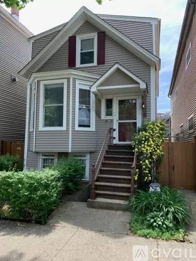 Main picture of 3046 N Southport Ave