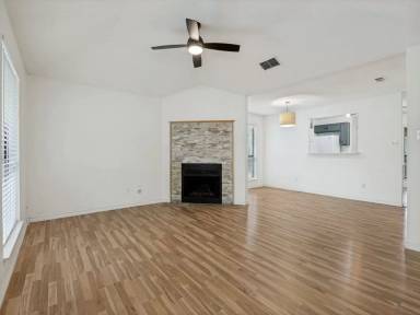 Main picture of 3006 Post Oak Dr