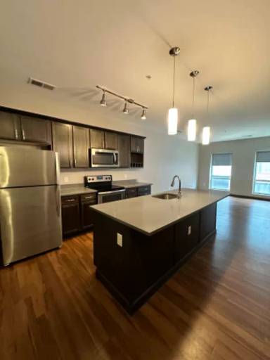 Main picture of 6580 Longshore St