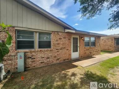 Main picture of 7938 NW Crossland Cir