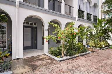 Main picture of 628 3rd Ave S