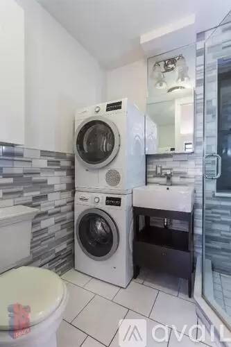 Main picture of 1590 Lexington Ave