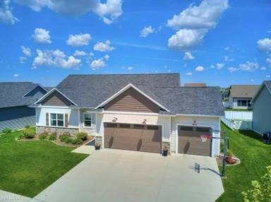 Main picture of 2735 Danbury Rd