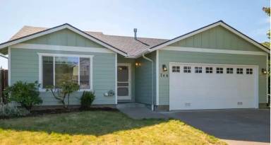 Main picture of 746 NW Desert Pine St