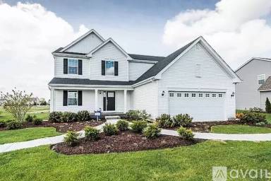 Main picture of 2111 Tremont Ave