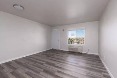 Main picture of 580 Mesa Blvd