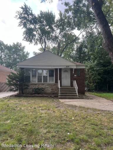 Main picture of 659 W 129th Pl