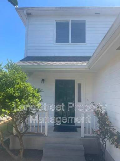 Main picture of 1927 NW Highland Dr