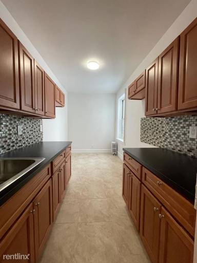 Main picture of 2044 E 13th St