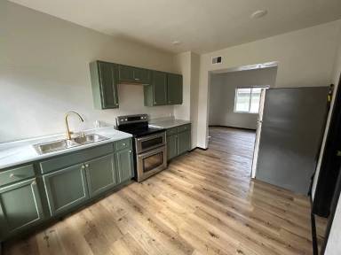 Main picture of 406 W 5th St