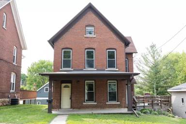 Main picture of 75 S Hill St