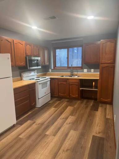 Main picture of 124 S 2nd St