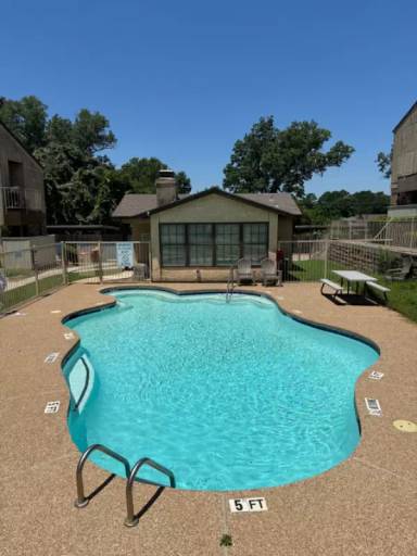 Main picture of 1730 Crest Point Dr