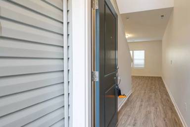 Main picture of 578 Hice St