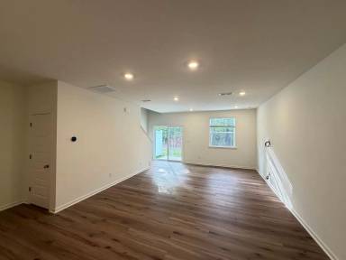 Main picture of 128 Parker Ln