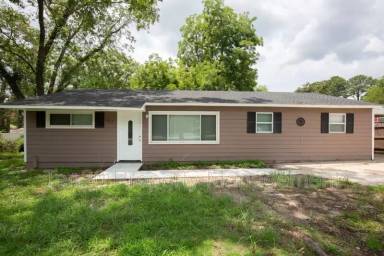 Main picture of 5347 Hilliard Ave