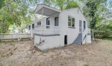 Main picture of 2711 School House Rd