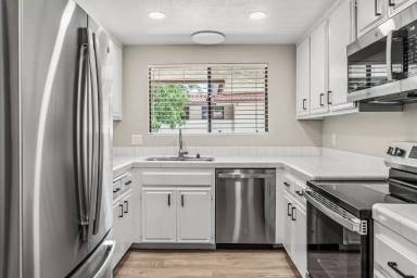 Main picture of 4225 Asher St
