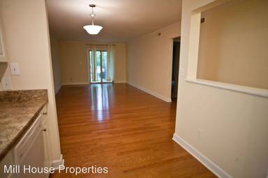 Main picture of 1513 E Franklin St