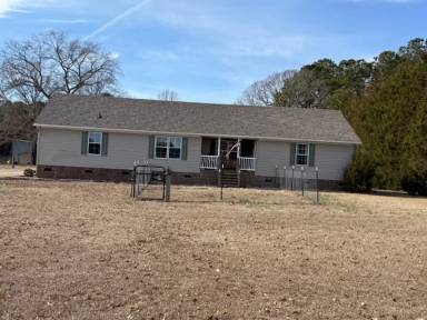 Main picture of 176 Old Fountain Rd