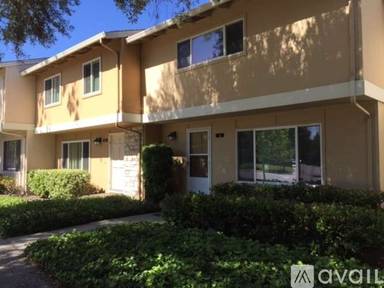 Main picture of 3 Comstock Queen Ct