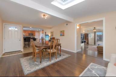 Main picture of 5351 Appleton St