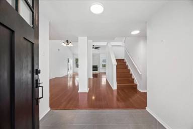 Main picture of 2609 Monarch Dr