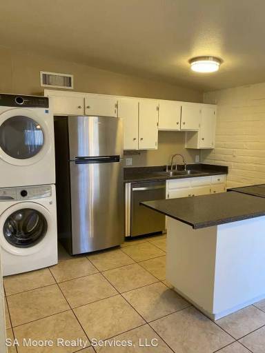 Main picture of 5602 E Glenn St