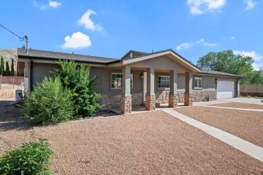 Main picture of 146 E 400 N