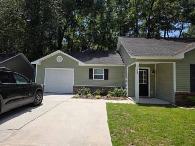 Main picture of 16 Brindlewood Dr