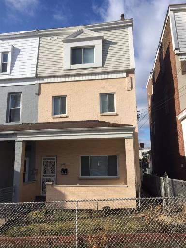 Main picture of 3405 Ward St