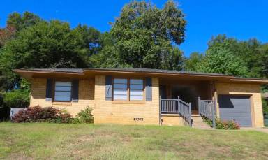Main picture of 2319 Pleasant Dr