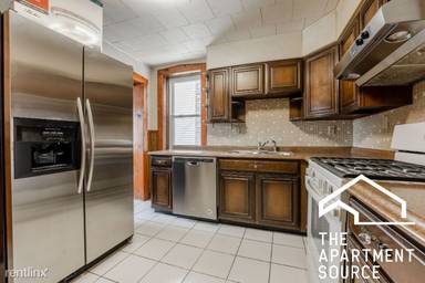 Main picture of 2313 W Diversey Ave