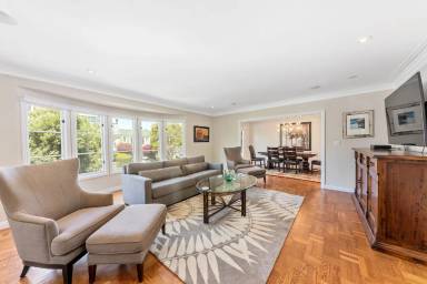 Main picture of 2255 Beach St