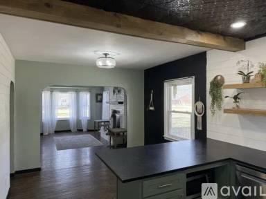 Main picture of 106 S Byron Rd