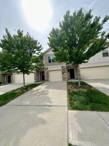 Main picture of 1404-32 NE Mary Ct