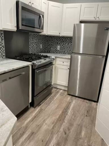 Main picture of 182 N Warren Ave