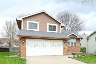 Main picture of 6827 Hickory Ln