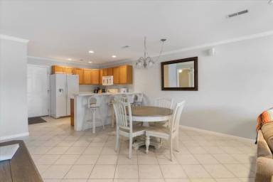 Main picture of 549 Park Place Dr