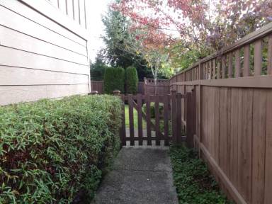 Main picture of 5012 146th Pl NE