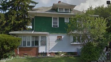 Main picture of 2340 Putnam St