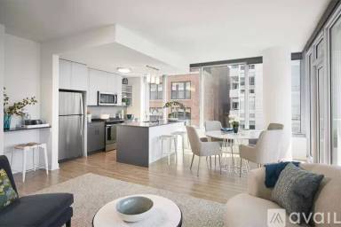 Main picture of 723 S Wells St